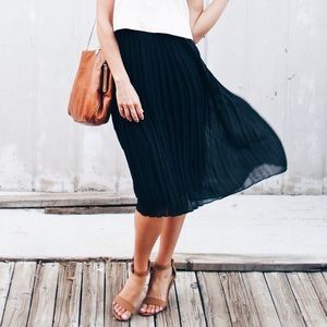 The Limited Midi Skirt